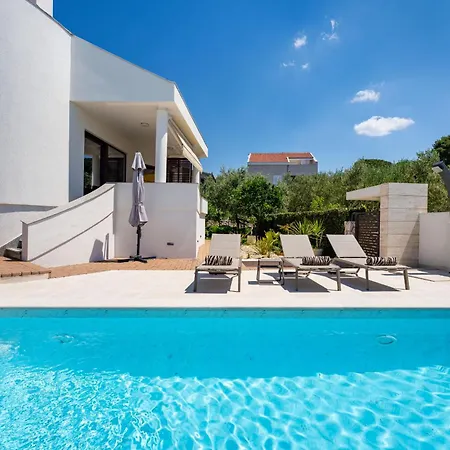 Seaview Tia With Pool Zadar
