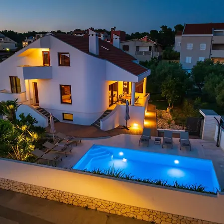 Seaview Tia With Pool Zadar